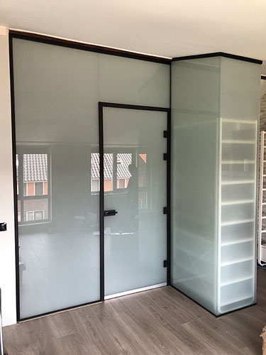 Hub Bewijzen Charmant Stijlvolle glazen deur in aluminium kozijn, design waar u maar wilt!